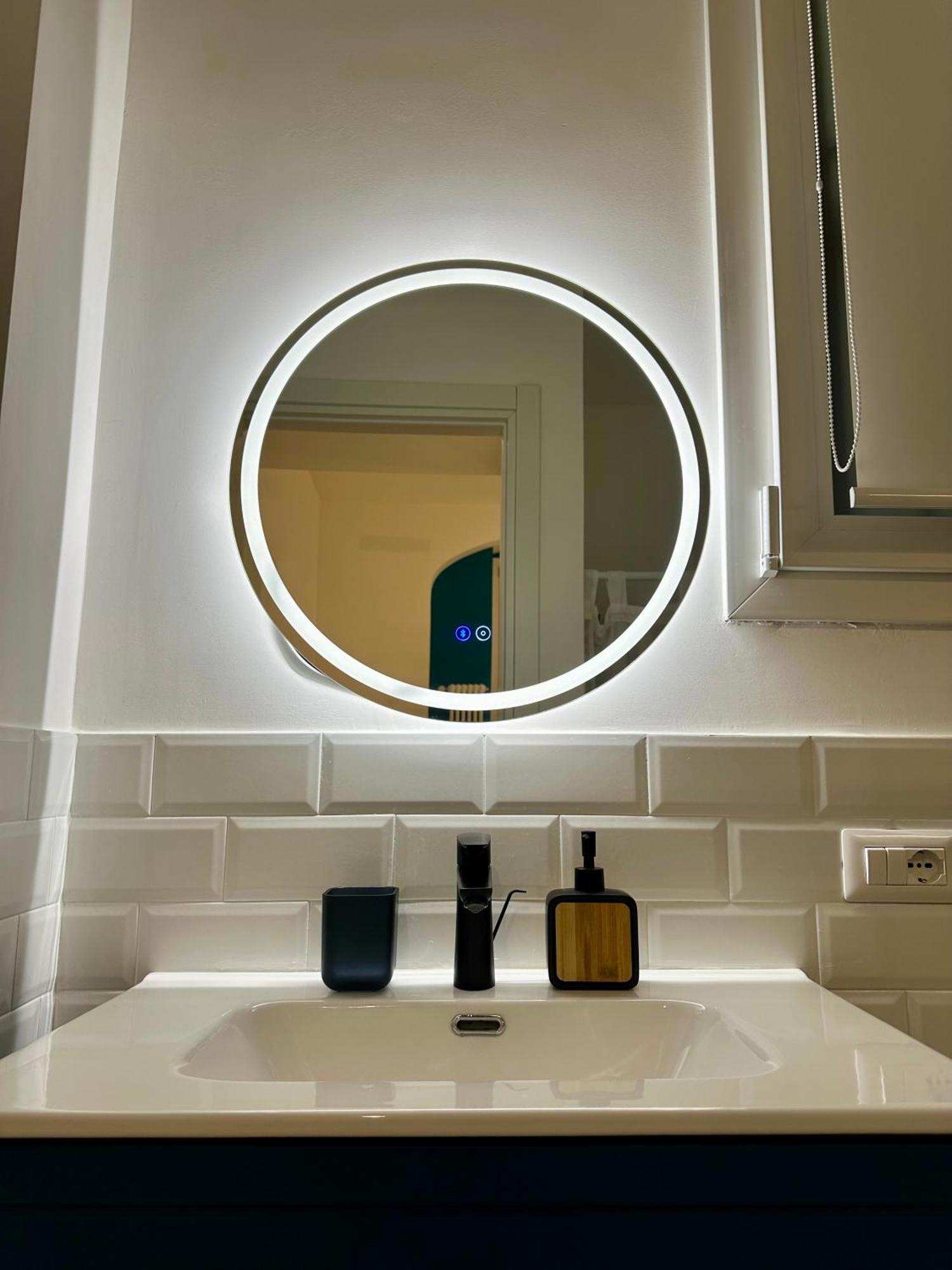 Lr Deluxe Apartments - Porta Venezia - Bilocale Con Giardino Privato Milaan Buitenkant foto