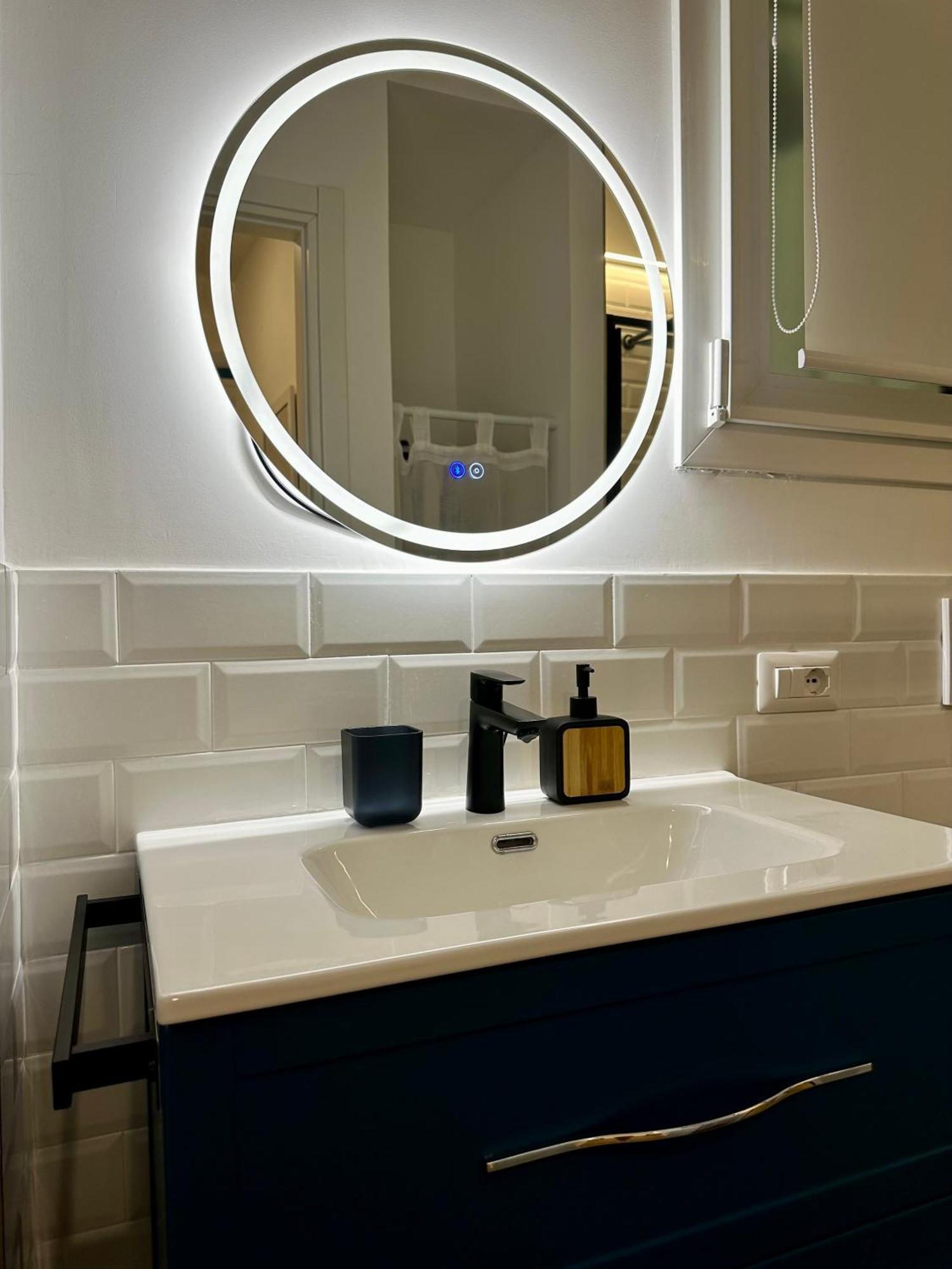 Lr Deluxe Apartments - Porta Venezia - Bilocale Con Giardino Privato Milaan Buitenkant foto