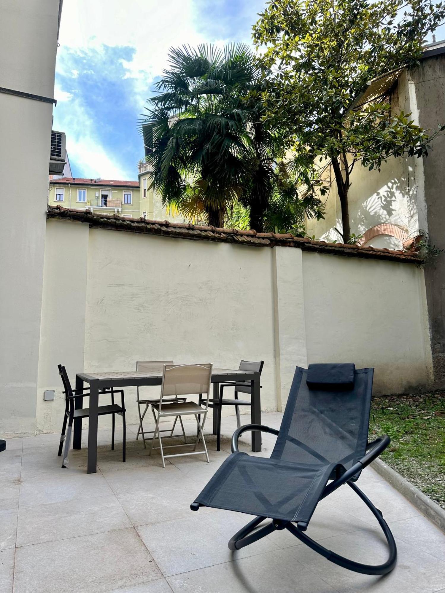 Lr Deluxe Apartments - Porta Venezia - Bilocale Con Giardino Privato Milaan Buitenkant foto