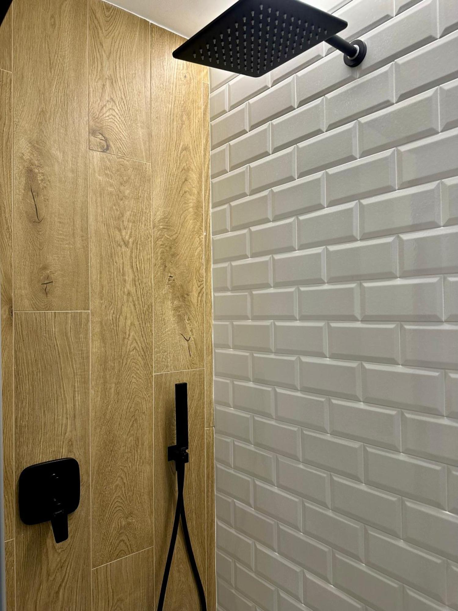 Lr Deluxe Apartments - Porta Venezia - Bilocale Con Giardino Privato Milaan Buitenkant foto