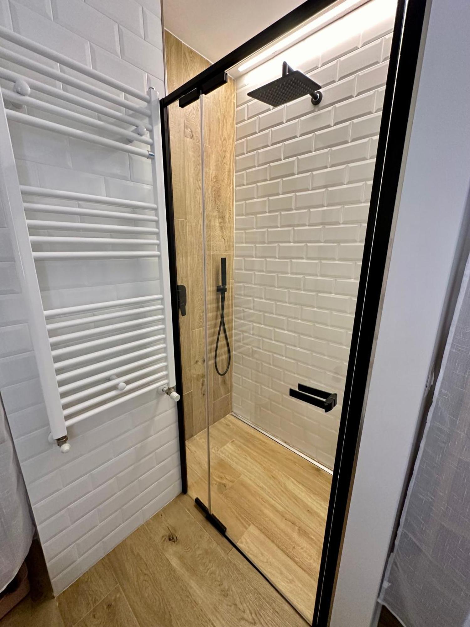 Lr Deluxe Apartments - Porta Venezia - Bilocale Con Giardino Privato Milaan Buitenkant foto