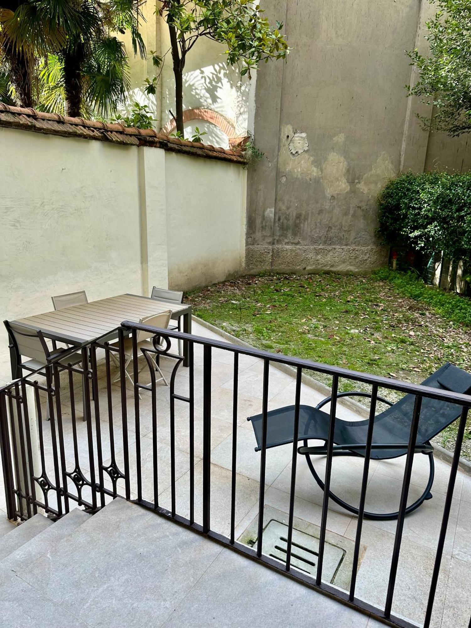 Lr Deluxe Apartments - Porta Venezia - Bilocale Con Giardino Privato Milaan Buitenkant foto