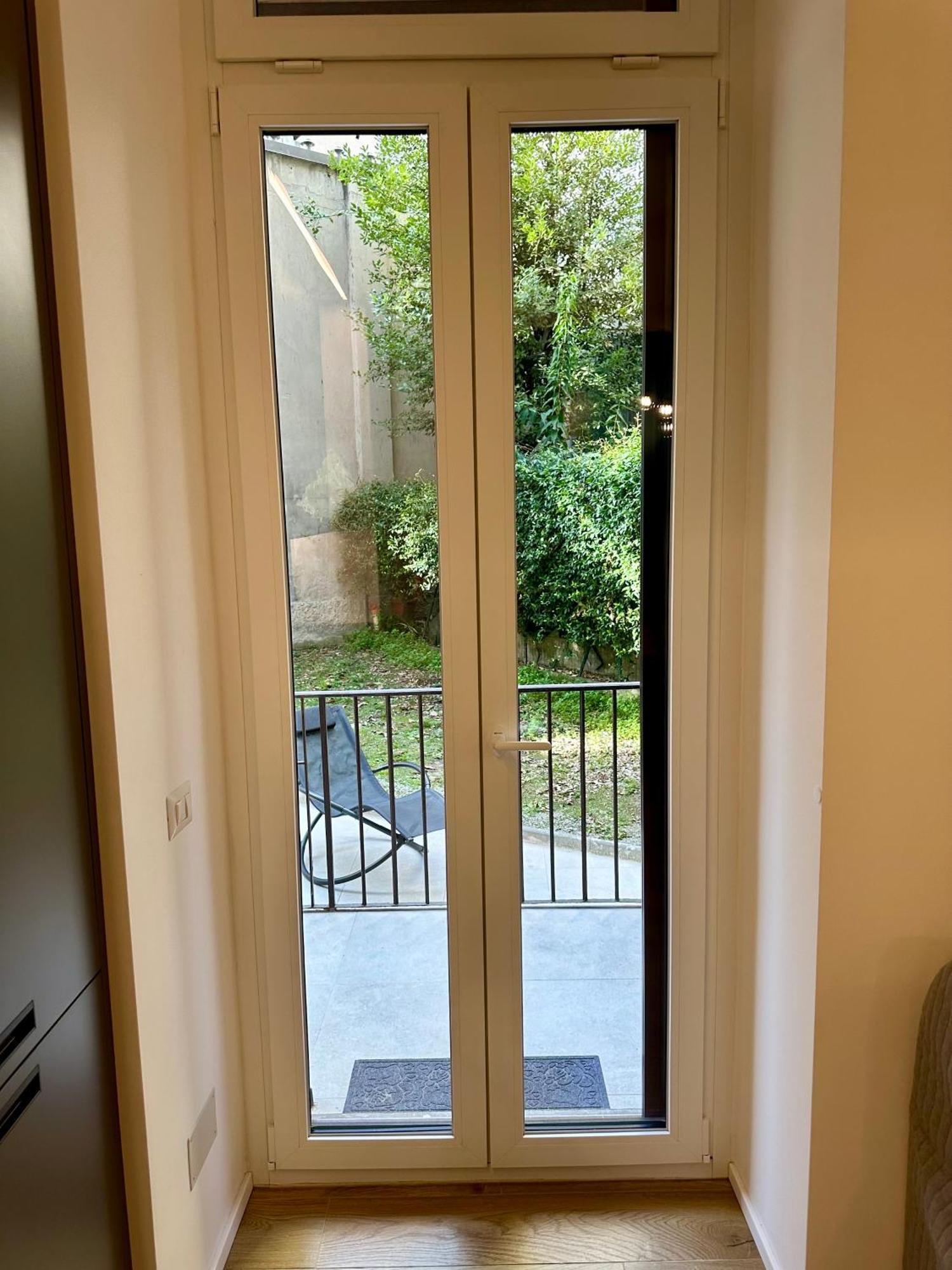 Lr Deluxe Apartments - Porta Venezia - Bilocale Con Giardino Privato Milaan Buitenkant foto
