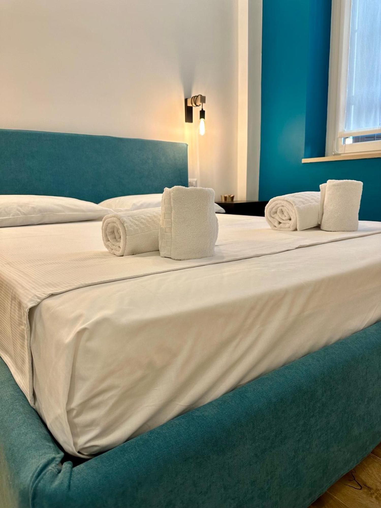 Lr Deluxe Apartments - Porta Venezia - Bilocale Con Giardino Privato Milaan Buitenkant foto
