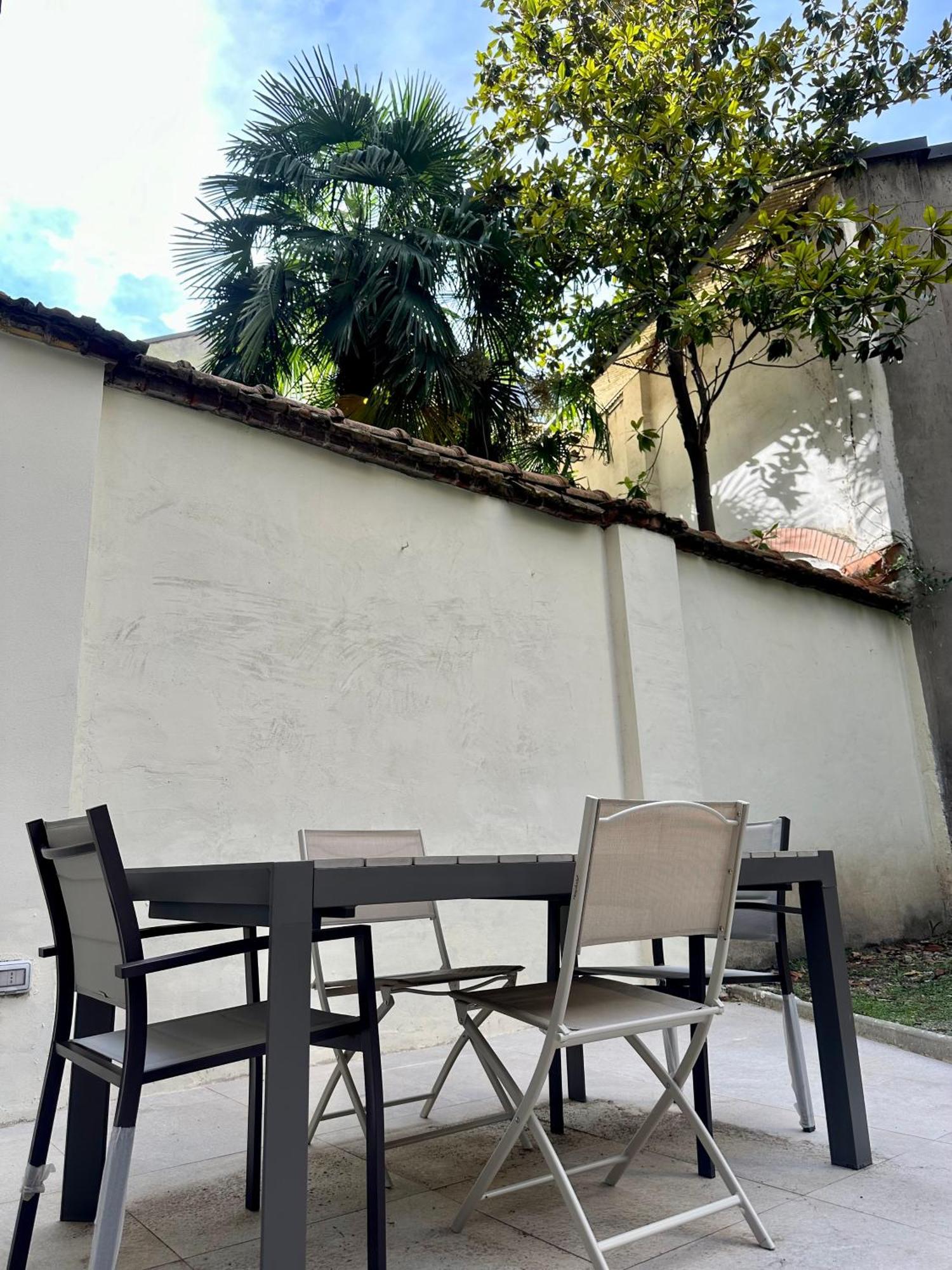 Lr Deluxe Apartments - Porta Venezia - Bilocale Con Giardino Privato Milaan Buitenkant foto