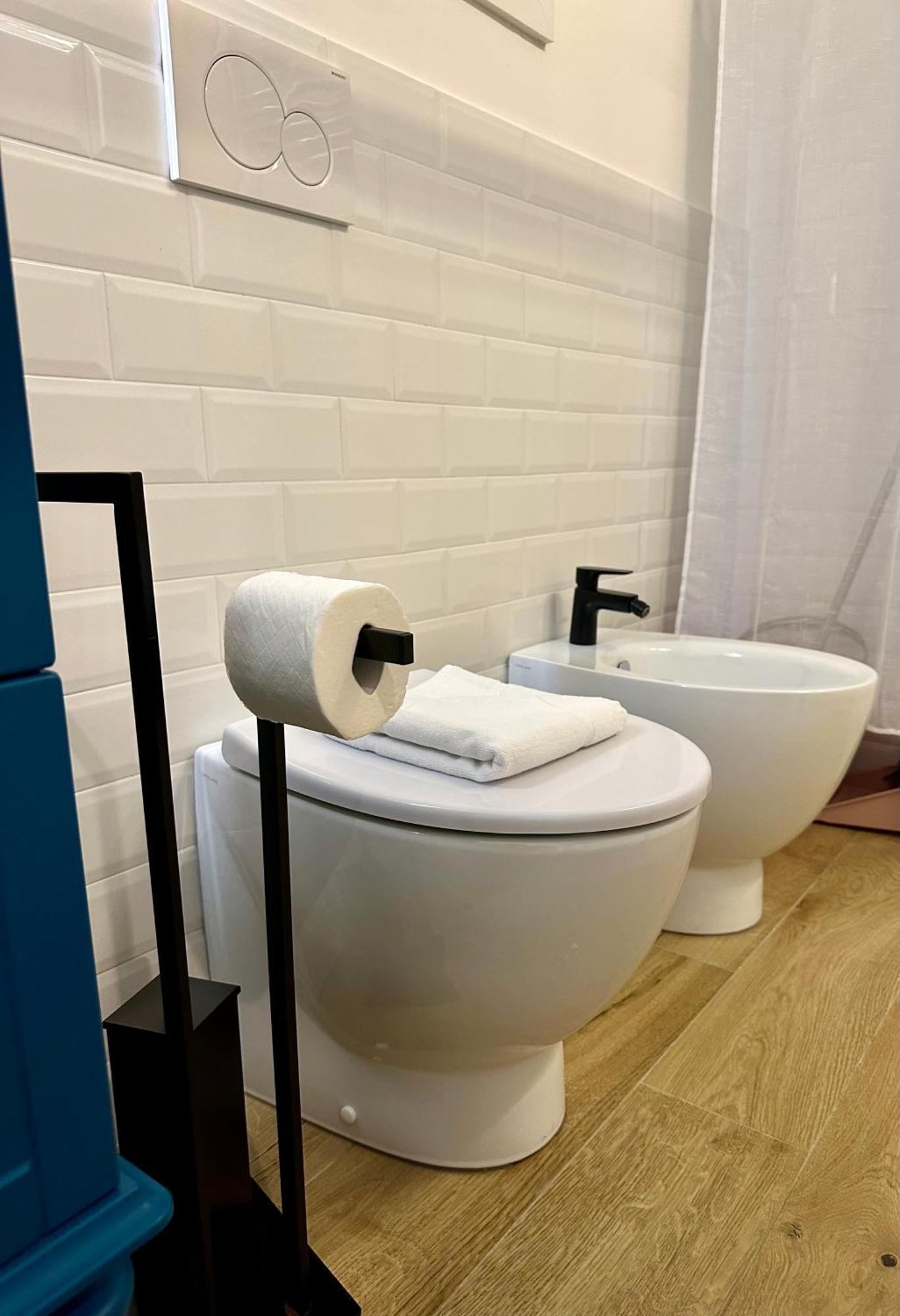 Lr Deluxe Apartments - Porta Venezia - Bilocale Con Giardino Privato Milaan Buitenkant foto