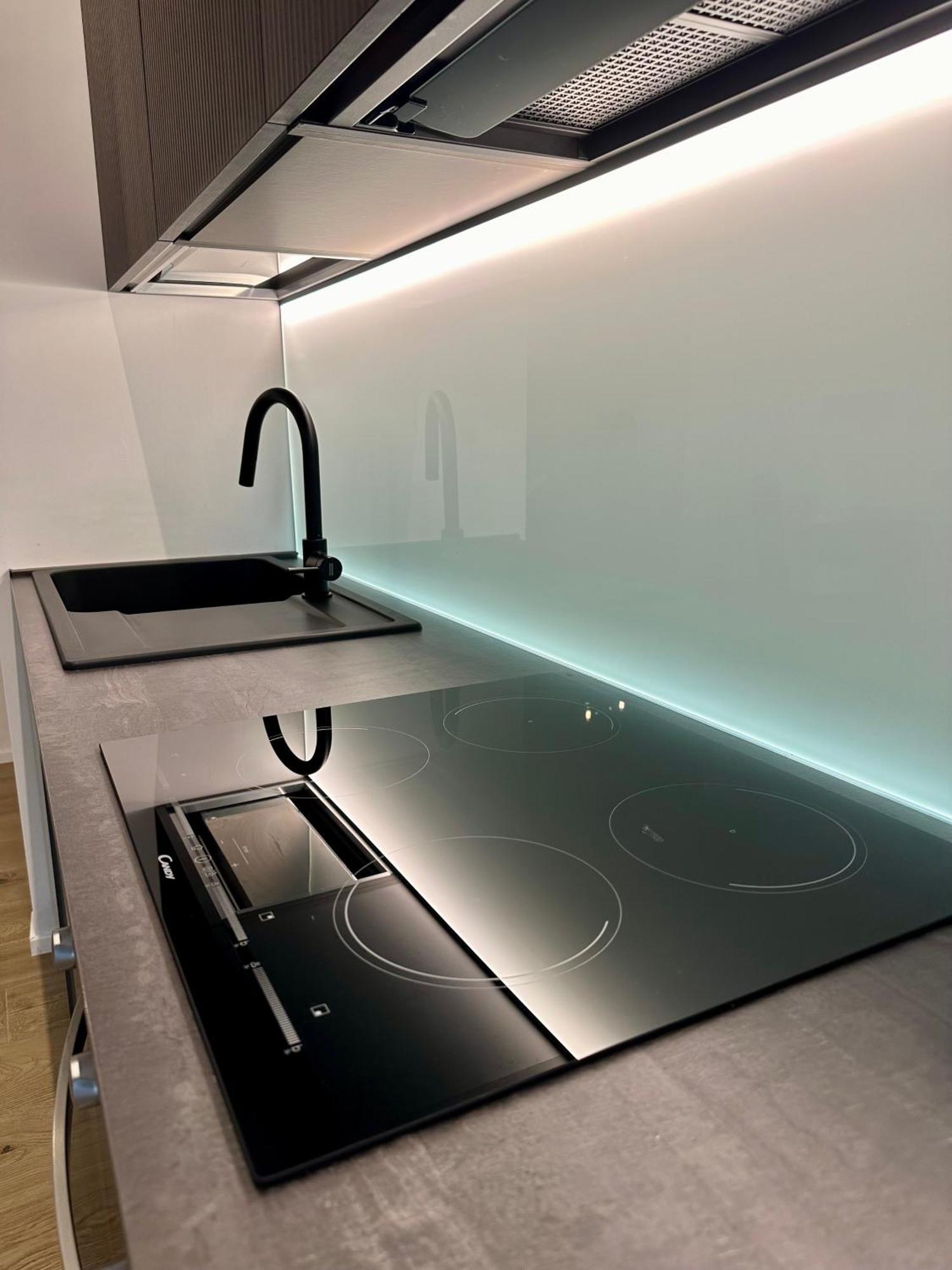 Lr Deluxe Apartments - Porta Venezia - Bilocale Con Giardino Privato Milaan Buitenkant foto