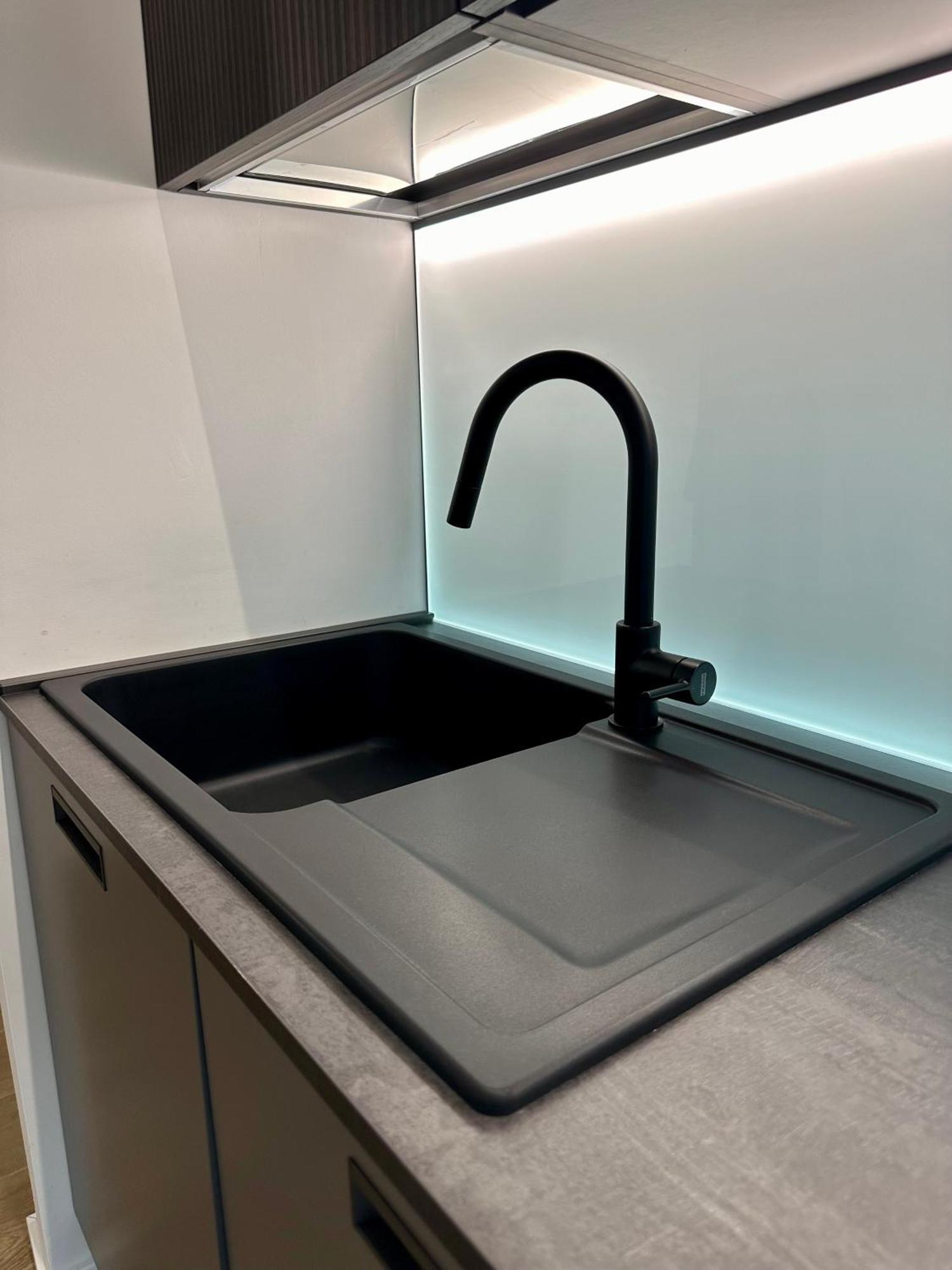 Lr Deluxe Apartments - Porta Venezia - Bilocale Con Giardino Privato Milaan Buitenkant foto